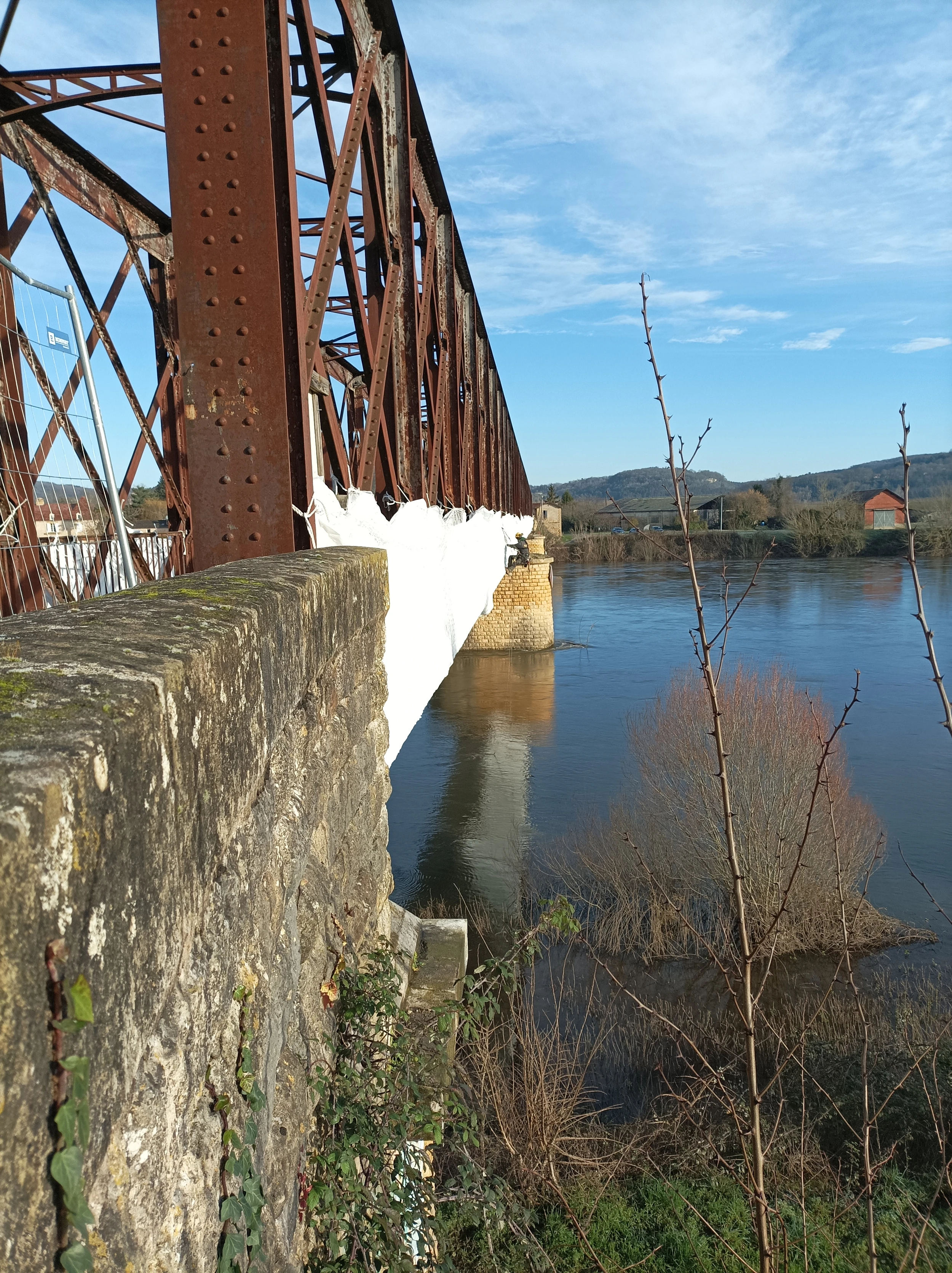 Intervention de cordistes MS Access pour emballé c’est protégé chez LAURIERE à St Cyprien (bâtiment) – 6